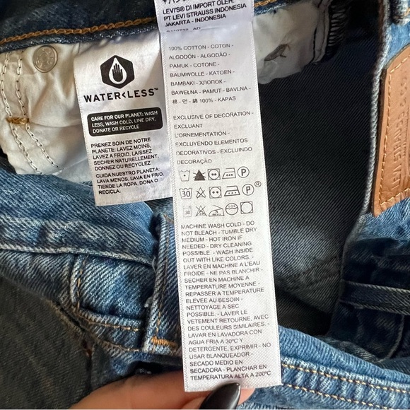 Levi's - Premium - Wedgie Icon Fit Ankle Jeans - Athens Asleep - Medium Wash - Picture 7 of 12